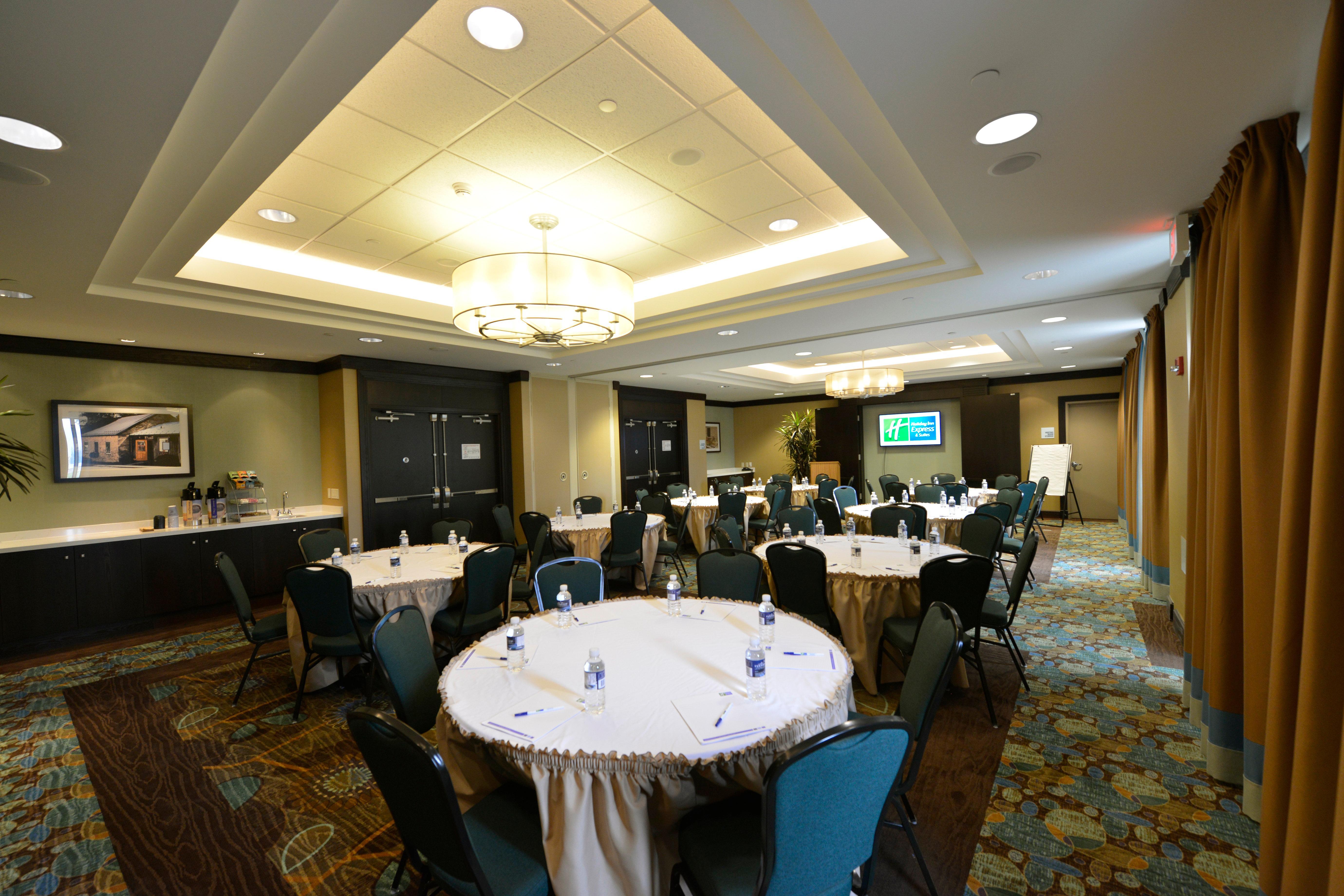 Holiday Inn Express Hotel & Suites Waterloo - St. Jacobs Area By Ihg מראה חיצוני תמונה